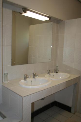 Standard Double or Twin Room image 2