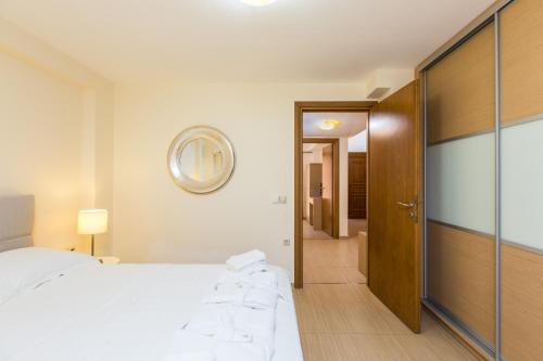 Leste Luxury Homes - main image