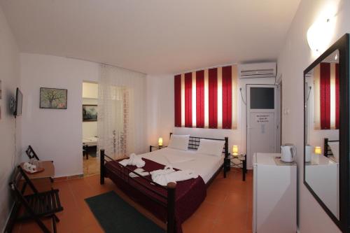 Panos - image 4