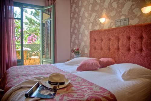 Solimar Ruby Ideally located in the prime touristic area of Malia, Solimar Ruby promises a relaxing and wonderful visit. The property features a wide range of facilities to make your stay a pleasant experience. 24