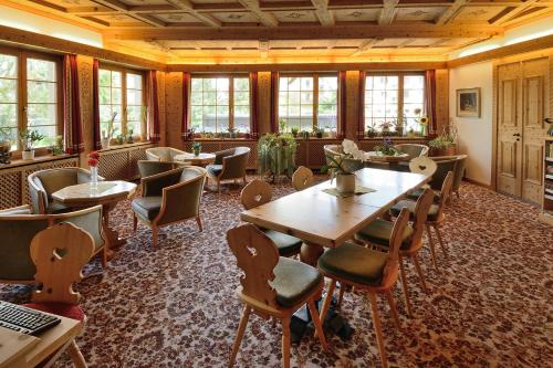 Ресторан, Hotel Corvatsch - Web Check-in in Санкт-Моріц