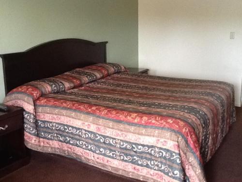 Relax Inn - Lakeland - image 7
