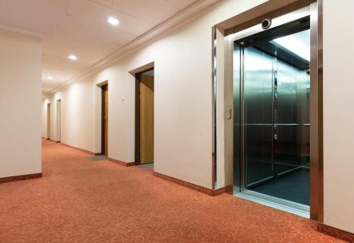 Apartamenty Trzy Korony blisko Plaży by Noclegi Renters - image 5