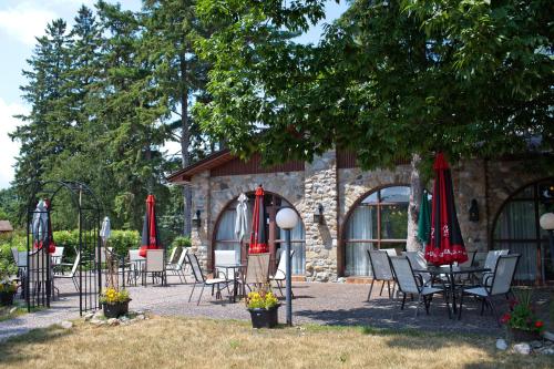Balcony/terrace, Ramada by Wyndham Ottawa On The Rideau near Ottawa Macdonald-Cartier International Airport