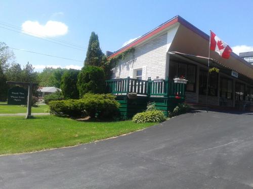 Viesnīcas āriene, Capricorn Motel Royale 1000 Islands in Ivy Lea (ON)