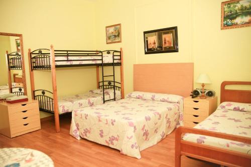 Hostal Loyola - main image