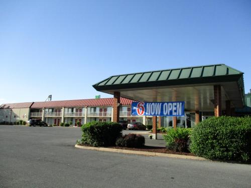 Motel 6-Mount Jackson, VA - Shenandoah