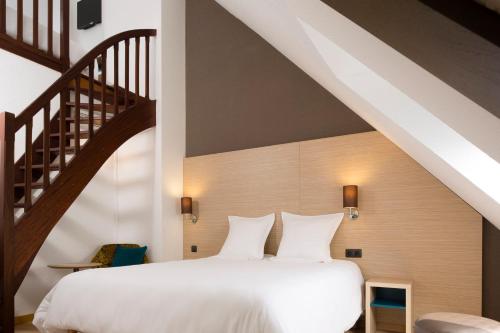 Escale Oceania Saint Malo in ซิยง