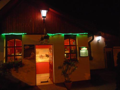 Micófogadó - image 9