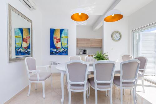 Villa Sveti Petar - with heated pool and outdoor jacuzzi - image 4