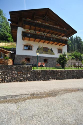 . Albergo Garni' Laura
