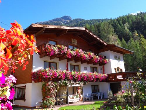 Gästehaus Judith, Pension in Längenfeld