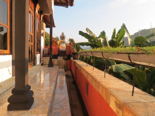 Lemon House in Padang Bai