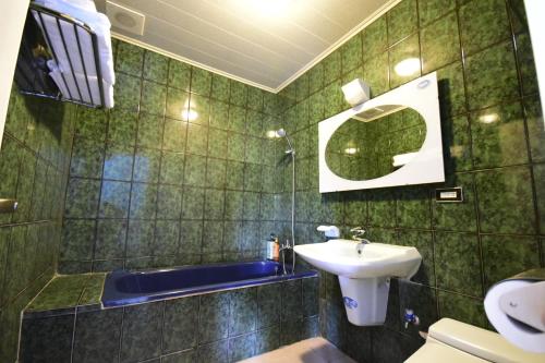 Bathroom, Green 58 B&B in Manjhou Township