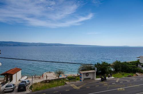 ระเบียง/ชานเรือน, Apartments Nives Suhi Potok in ดูกิ รัต