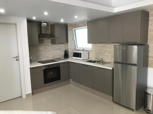 Athena Apartment - image 2