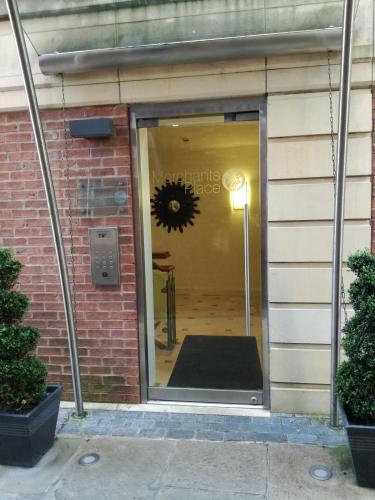 Merchants Place Apartment - image 3