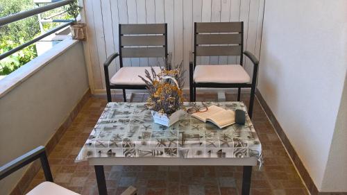  Apartments Krušvina in Lun