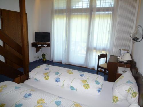 Hotel Bahnhof - main image