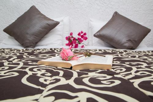 Photo 1 Pantokrator Hotel