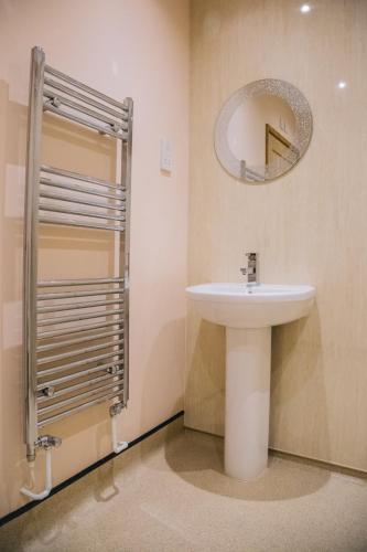 Bathroom, Fieldsview in Wrexham