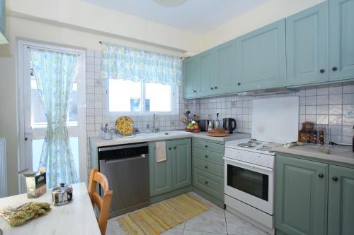 Unique Flat with Sea View at Edem Beach - A Seafront Property by Athenian Homes, Athens (photo 6)