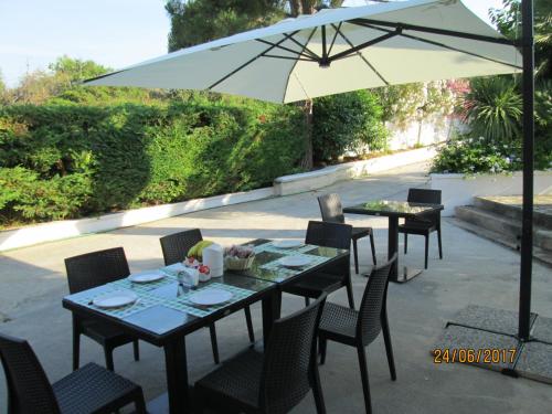 Hotel Tropical - image 2