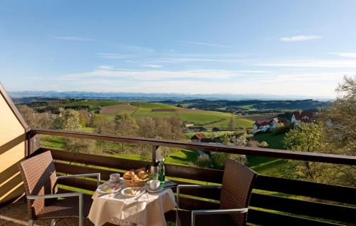 Vistas, Gasthof Schiefer Zur Zugbrucke in Bad Kreuzen