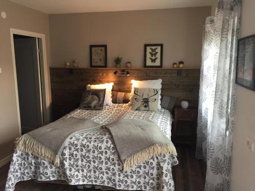 1 queen bed