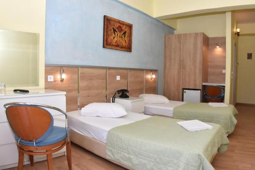 Twin Room image 8