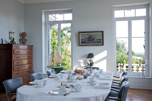 Food and beverages, Castel De La Terrasse in Etretat