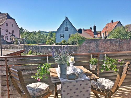 شرفة/ تراس, Ferienhaus am Stadtgraben in Hornbach