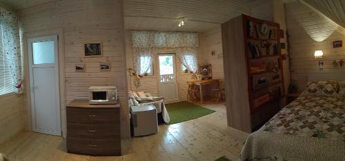 Guest House Chibis - image 4