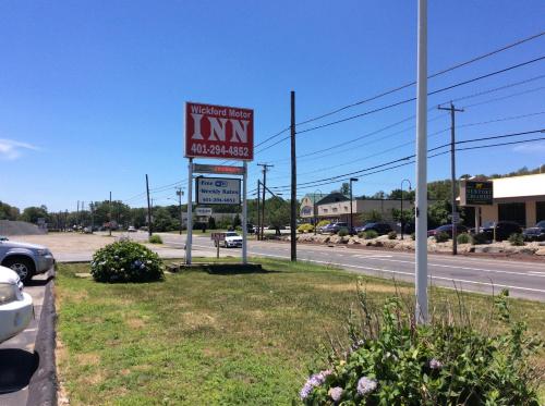 Wickford Motor Inn - image 8