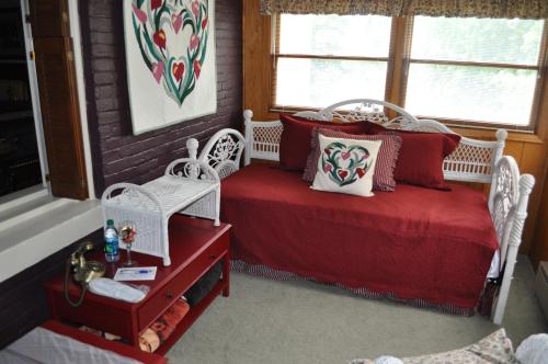 Queen Anne Bed and Breakfast - image 2