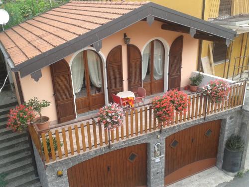 Chalet con Piscina - Garzeno