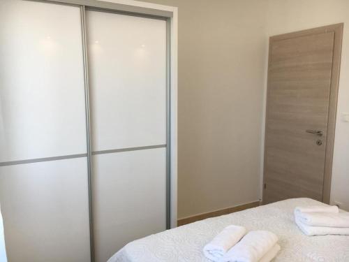 Apartments by the sea Razanj, Rogoznica - 13507, Rogoznica (photo 8)