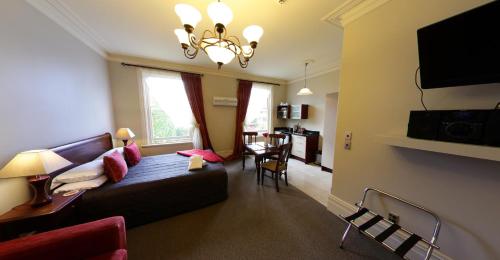 room detail thumbnail 0