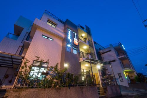 Guitar Charm B&B Yilan