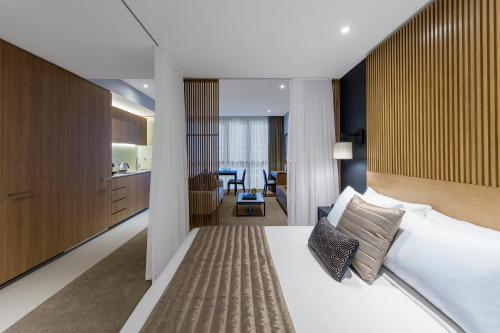 103553401 SKYE Hotel Suites Parramatta