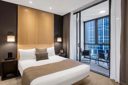 103553428 SKYE Hotel Suites Parramatta