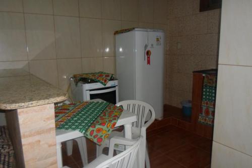 Konyha, Quitinetes dos Ipes in Barra de Sao Joao (Rio de Janeiro)