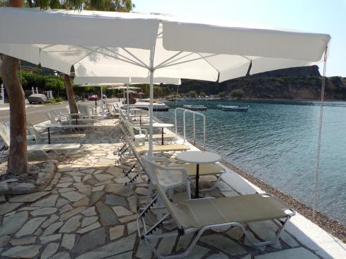 해변, Le Due Sorelle in 스필리아 (톨로폰)