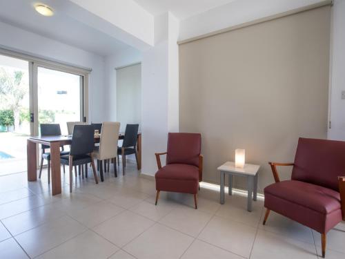 Palm Village Villas - image 2