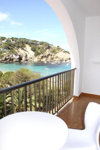Aparthotel Puerto Cala Vadella - Tap to explore photos