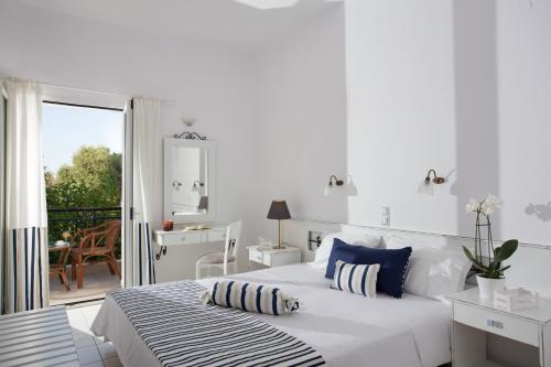 Iris Beach Hotel in Monemvaszia