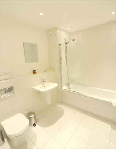 PREMIER SUITES PLUS Bristol Cabot - image 11
