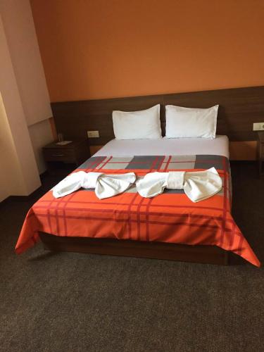 Hotel Iris - image 11