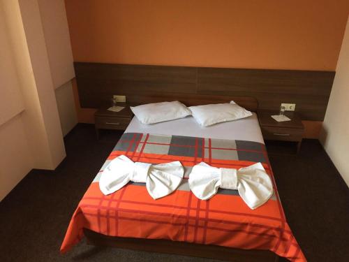 Hotel Iris - image 5