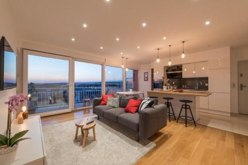 Amazing View Apartment - Tap to explore photos